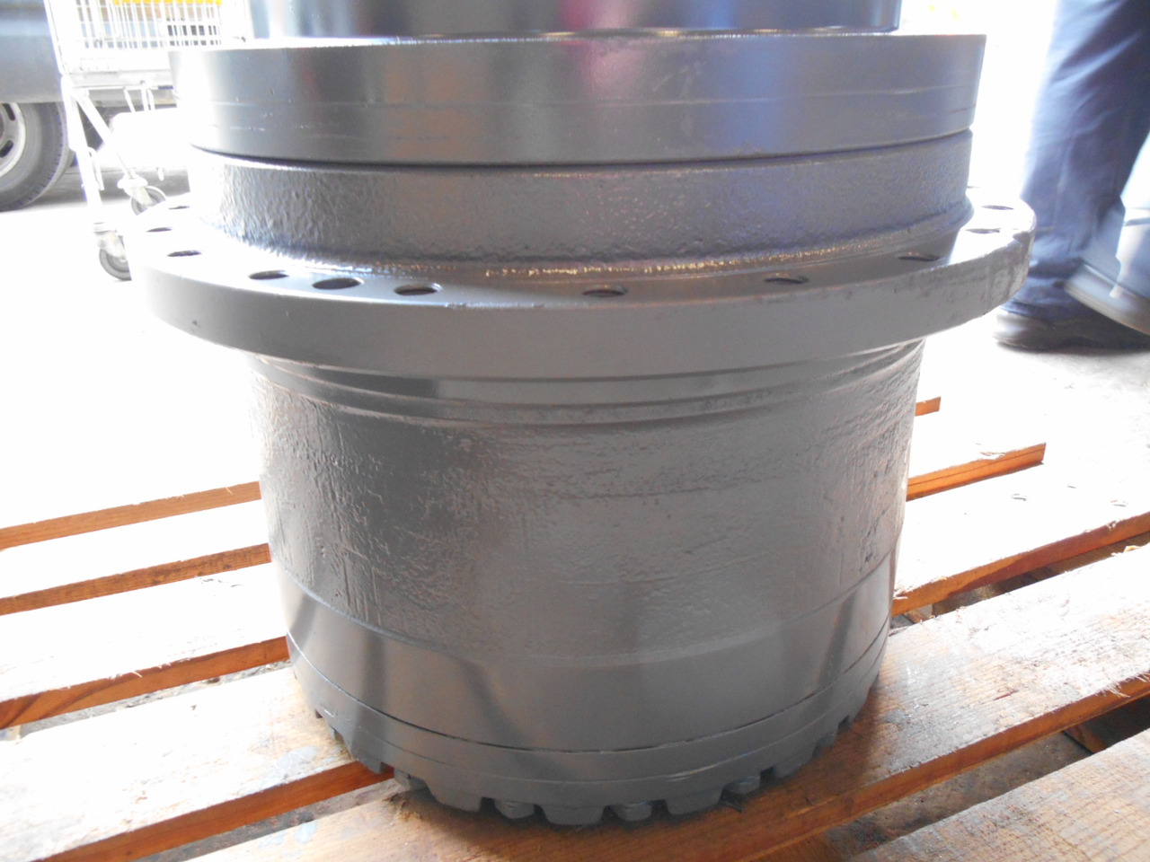 Hyundai 412B1001-0000 - 31E6-42000 BG - Moteur de translation pour Engins de chantier: photos 2 Hyundai 412B1001-0000 - 31E6-42000 BG - Moteur de translation pour Engins de chantier: photos 2