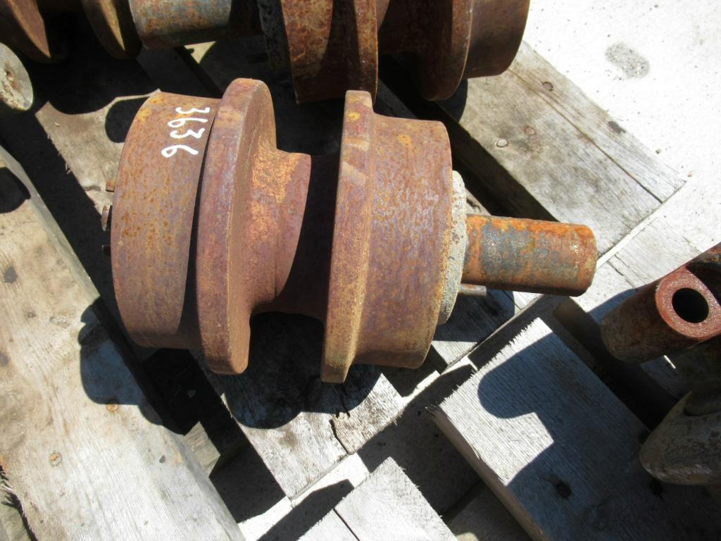 Hyundai 81E7-00521 - Galet à chenilles pour Engins de chantier: photos 1 Hyundai 81E7-00521 - Galet à chenilles pour Engins de chantier: photos 1