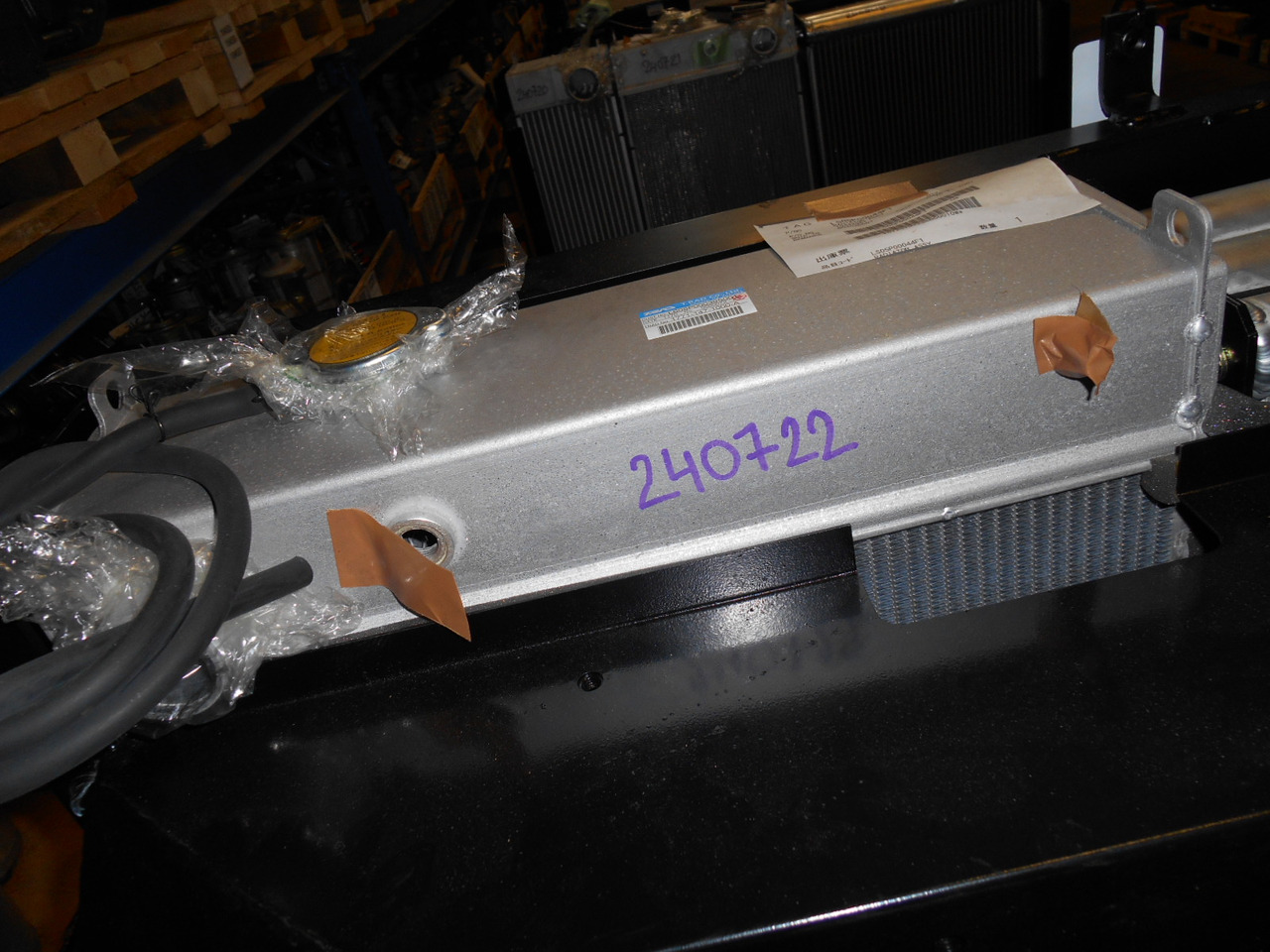 Kobelco LS05P00039F1 - LS05P00039F3 - Radiateur pour Engins de chantier: photos 2 Kobelco LS05P00039F1 - LS05P00039F3 - Radiateur pour Engins de chantier: photos 2