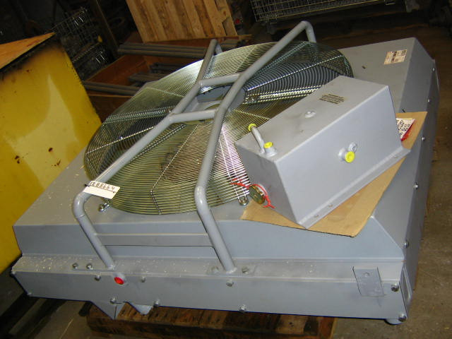 New Holland 1288664 - Radiateur pour Engins de chantier: photos 3 New Holland 1288664 - Radiateur pour Engins de chantier: photos 3