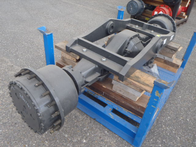 New Holland 2806986 - 6911975 - Essieu arrière pour Engins de chantier: photos 1 New Holland 2806986 - 6911975 - Essieu arrière pour Engins de chantier: photos 1