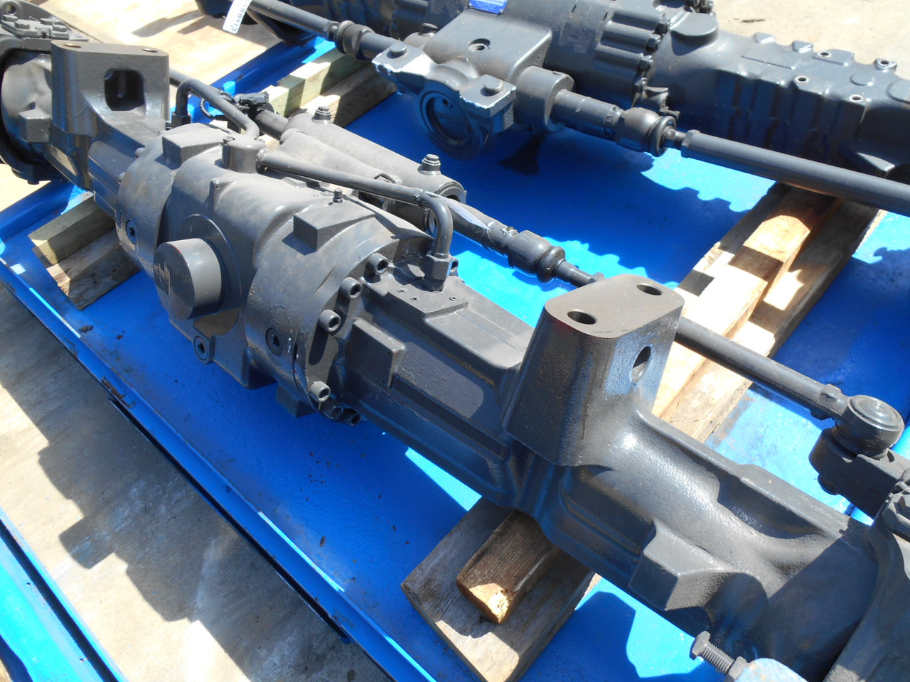 New Holland 87674866 - 85826234 - Essieu arrière pour Engins de chantier: photos 2 New Holland 87674866 - 85826234 - Essieu arrière pour Engins de chantier: photos 2