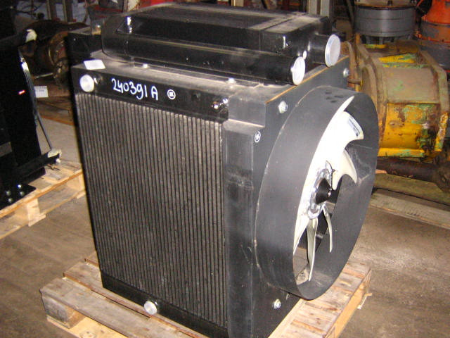 New Holland 8900230 - Radiateur pour Engins de chantier: photos 1 New Holland 8900230 - Radiateur pour Engins de chantier: photos 1