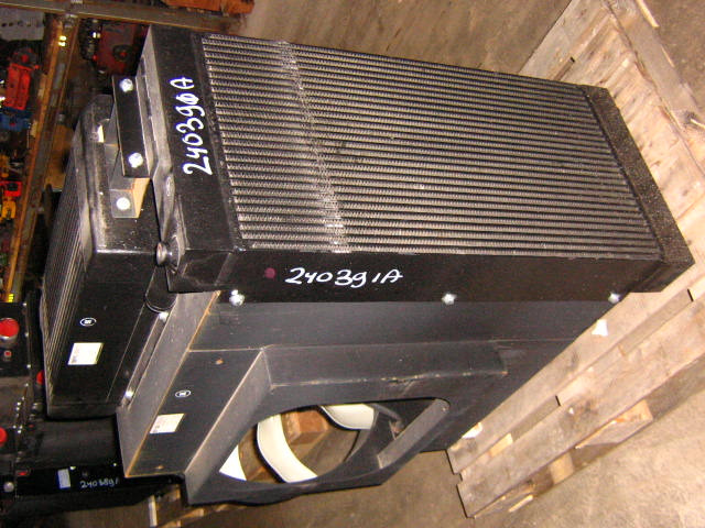 New Holland 8900230 - Radiateur pour Engins de chantier: photos 2 New Holland 8900230 - Radiateur pour Engins de chantier: photos 2