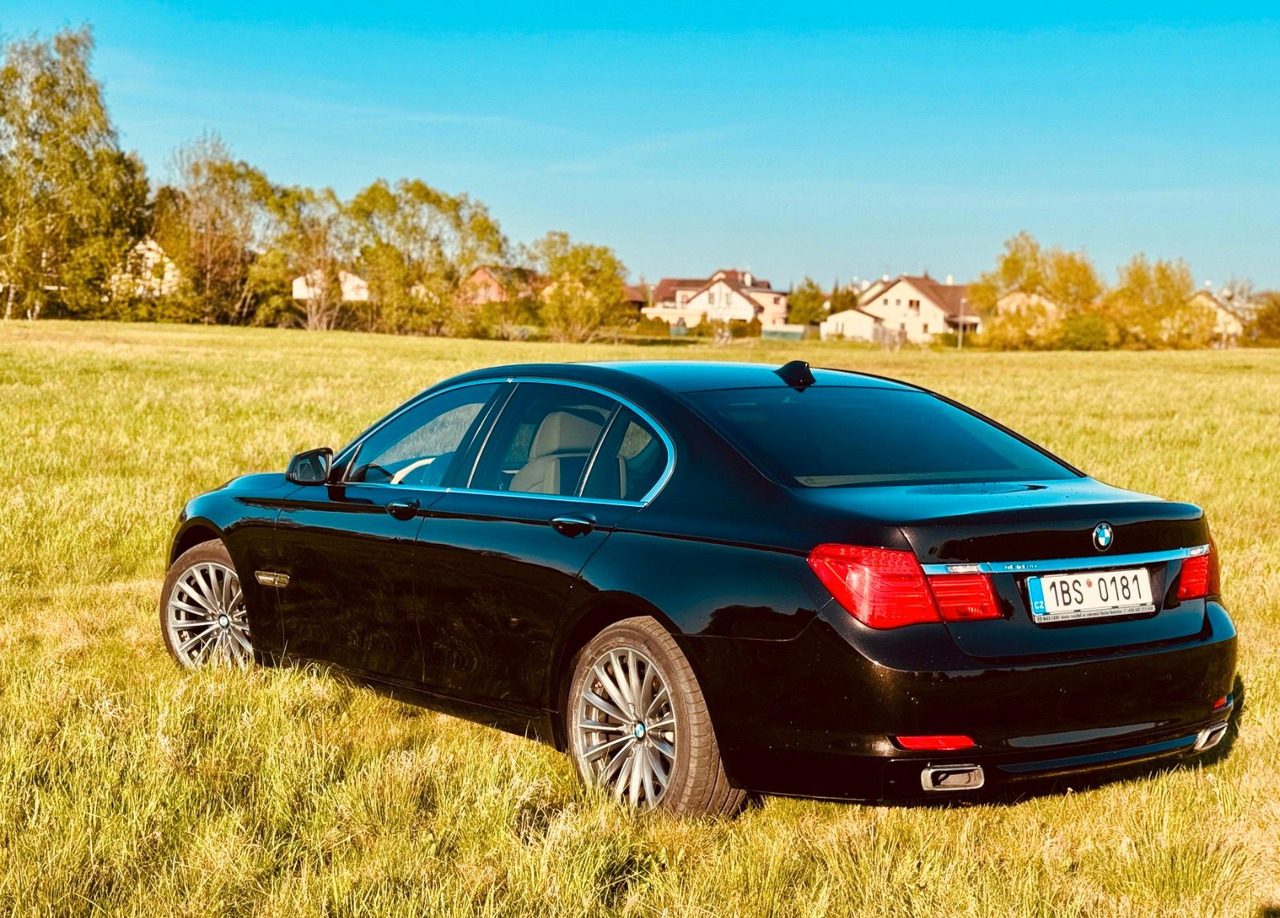BMW 740d xDrive 4x4 Long - Berline: photos 2 BMW 740d xDrive 4x4 Long - Berline: photos 2