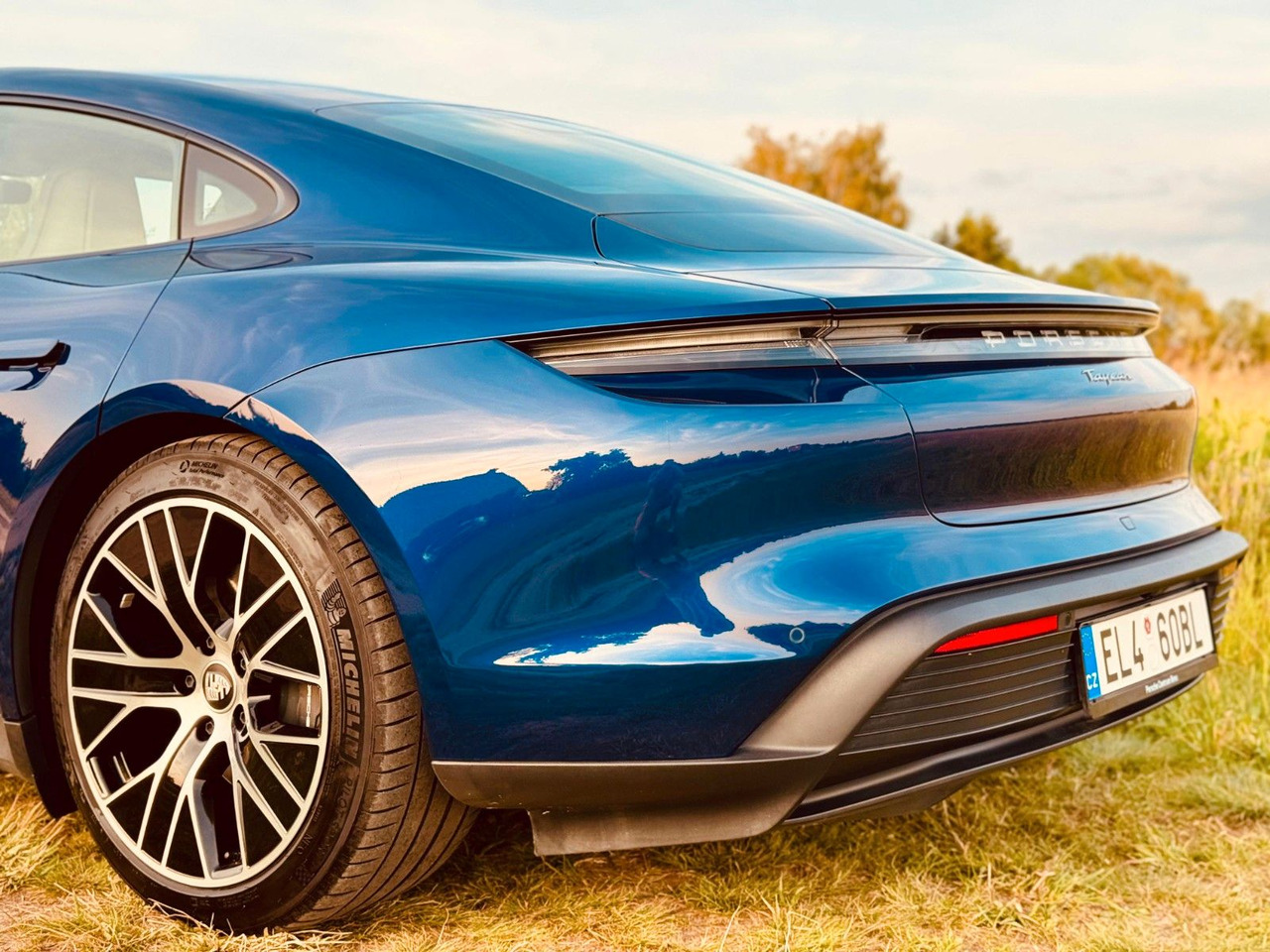 Porsche Taycan CR - Coupé: photos 4 Porsche Taycan CR - Coupé: photos 4