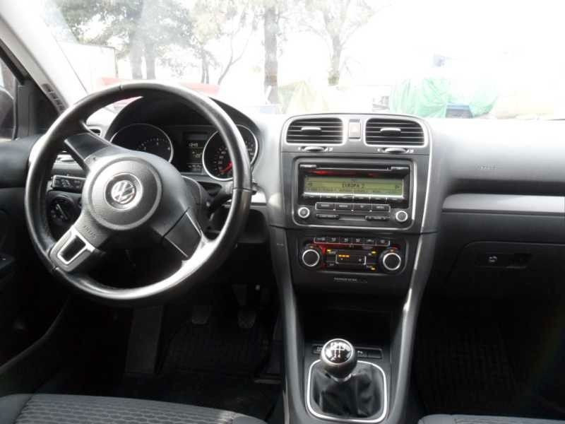 Voiture Volkswagen Golf VI Variant Trendline: photos 9