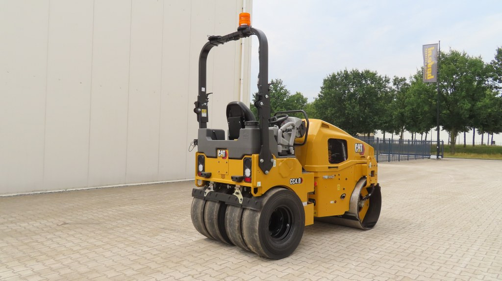 Caterpillar CC4.0 - Compacteur mixte: photos 2 Caterpillar CC4.0 - Compacteur mixte: photos 2