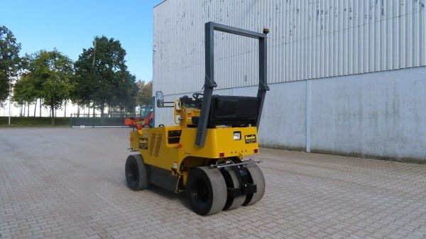Saski TS 160-3 - Compacteur à pneus: photos 4 Saski TS 160-3 - Compacteur à pneus: photos 4