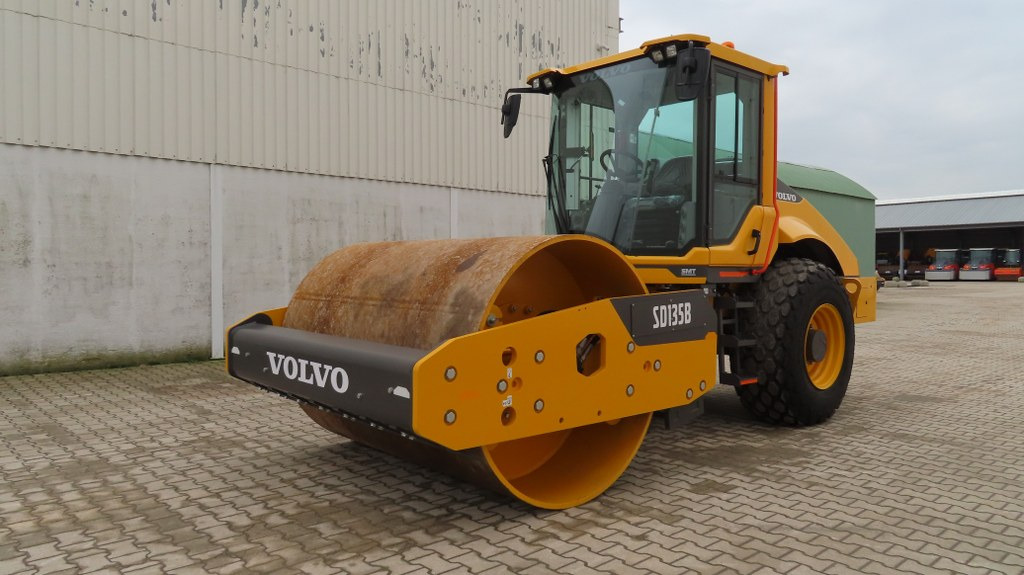 Compacteur à pieds de mouton/ Monocylindre Volvo SD 135 B: photos 6 Compacteur à pieds de mouton/ Monocylindre Volvo SD 135 B: photos 6