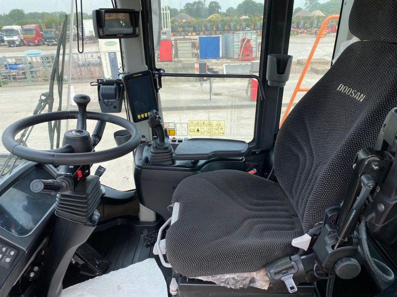 Doosan DL450 - Chargeuse sur pneus: photos 5 Doosan DL450 - Chargeuse sur pneus: photos 5