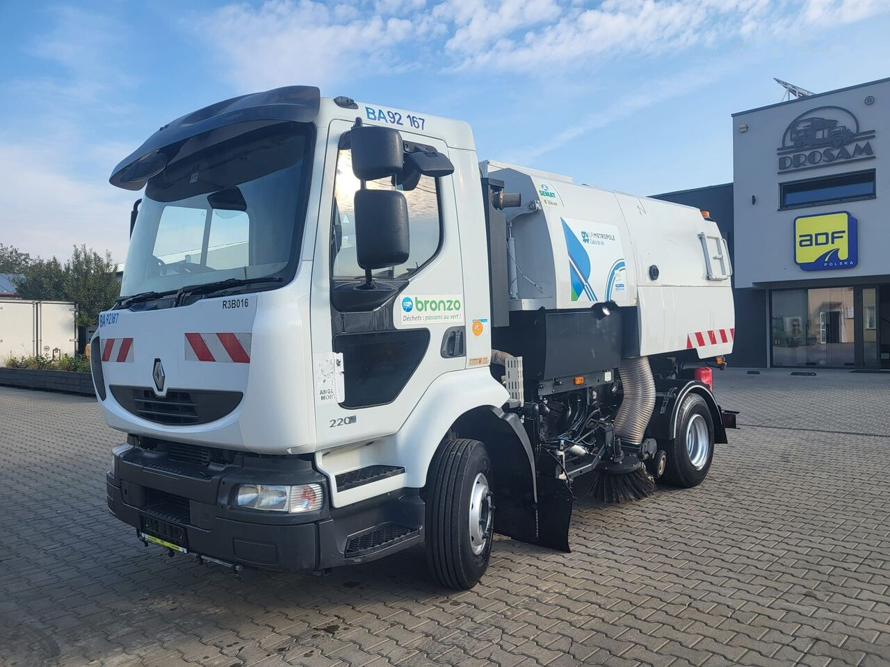 Balayeuse de voirie Renault Midlum 220 DXI