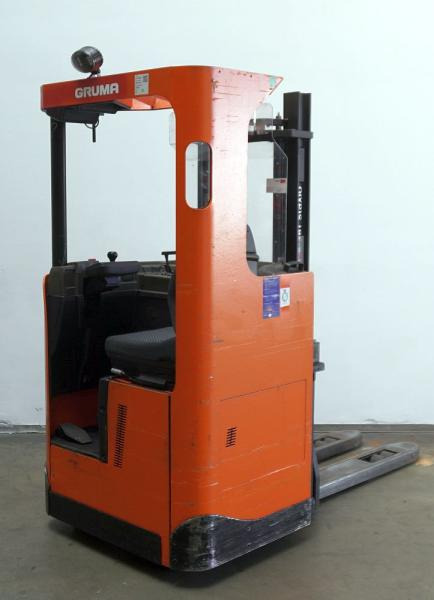 Gerbeur BT SRE135