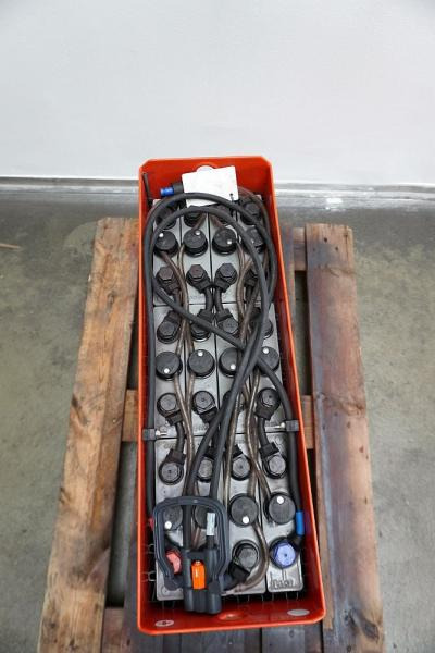 GRUMA 24 Volt 2 PzS 230 Ah - Accumulateur pour Matériel de manutention: photos 3 GRUMA 24 Volt 2 PzS 230 Ah - Accumulateur pour Matériel de manutention: photos 3