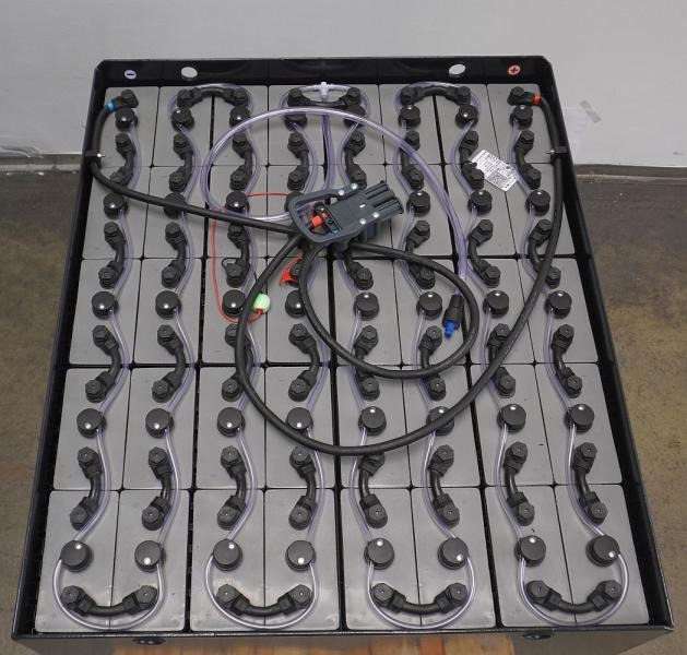 GRUMA 80 Volt 5 PzS 625 Ah - Accumulateur: photos 3 GRUMA 80 Volt 5 PzS 625 Ah - Accumulateur: photos 3