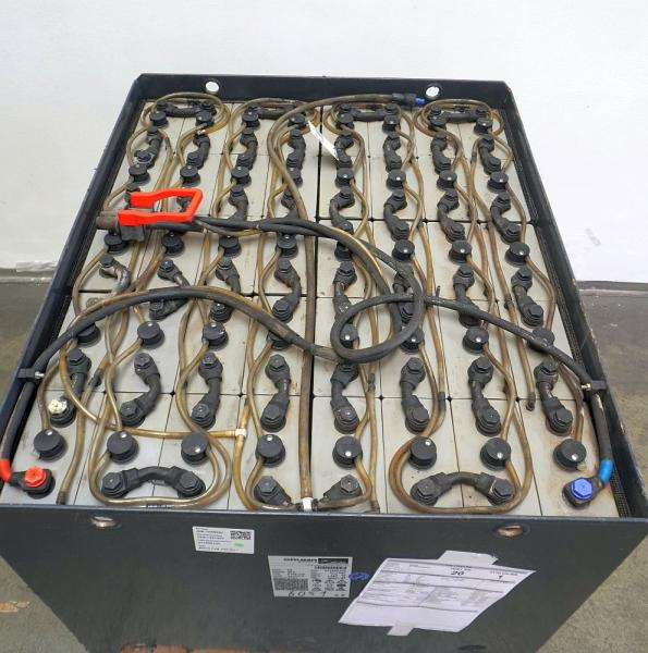 GRUMA 80 Volt 5 PzS 775 Ah - Accumulateur: photos 3 GRUMA 80 Volt 5 PzS 775 Ah - Accumulateur: photos 3
