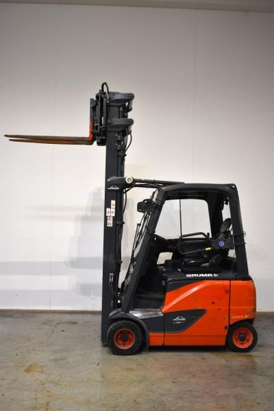 Linde E 20 PH EVO 386-02 - Chariot élévateur électrique: photos 4 Linde E 20 PH EVO 386-02 - Chariot élévateur électrique: photos 4