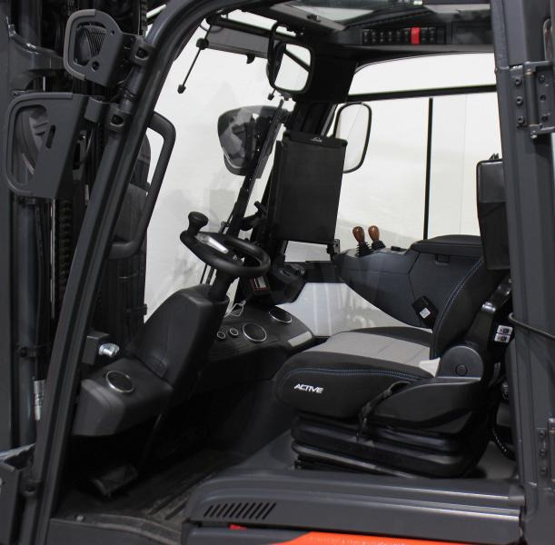 Linde E 30/600 HL 1252-01 - Chariot élévateur électrique: photos 4 Linde E 30/600 HL 1252-01 - Chariot élévateur électrique: photos 4