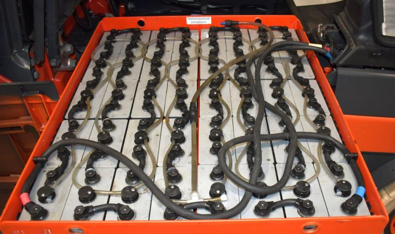 Linde E 35/600 H 388 - Chariot élévateur électrique: photos 4 Linde E 35/600 H 388 - Chariot élévateur électrique: photos 4