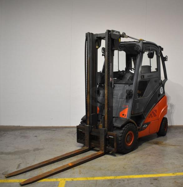 Linde H 25 T/600 EVO 393-02 - Chariot élévateur à gaz: photos 1 Linde H 25 T/600 EVO 393-02 - Chariot élévateur à gaz: photos 1