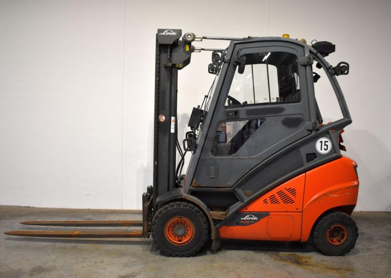 Linde H 25 T/600 EVO 393-02 - Chariot élévateur à gaz: photos 4 Linde H 25 T/600 EVO 393-02 - Chariot élévateur à gaz: photos 4