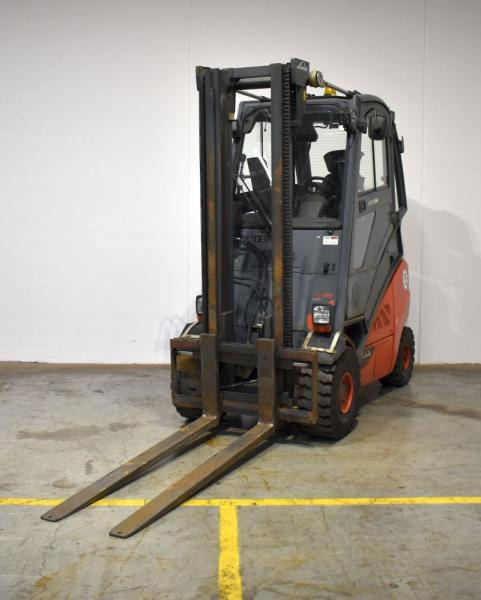 Linde H 35 T EVO 393-02 - Chariot élévateur à gaz: photos 1 Linde H 35 T EVO 393-02 - Chariot élévateur à gaz: photos 1