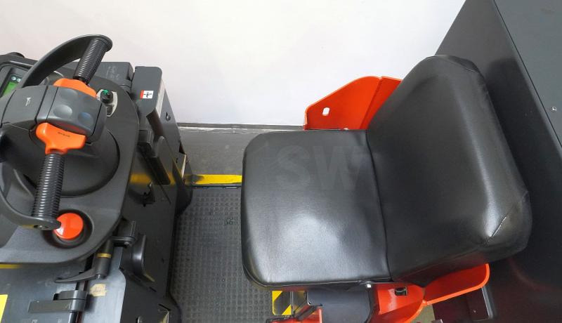 Linde P 50 C 1190 - Chariot tracteur: photos 3 Linde P 50 C 1190 - Chariot tracteur: photos 3