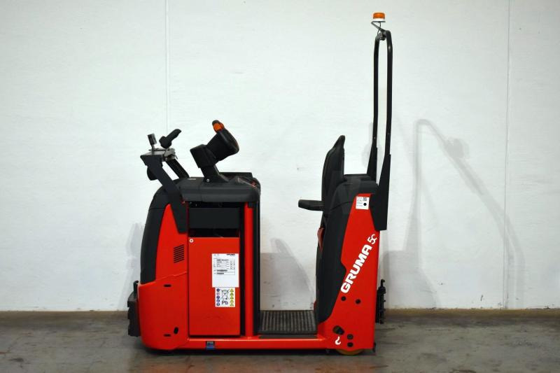 Linde P 60 C 4595-00 - Chariot tracteur: photos 3 Linde P 60 C 4595-00 - Chariot tracteur: photos 3