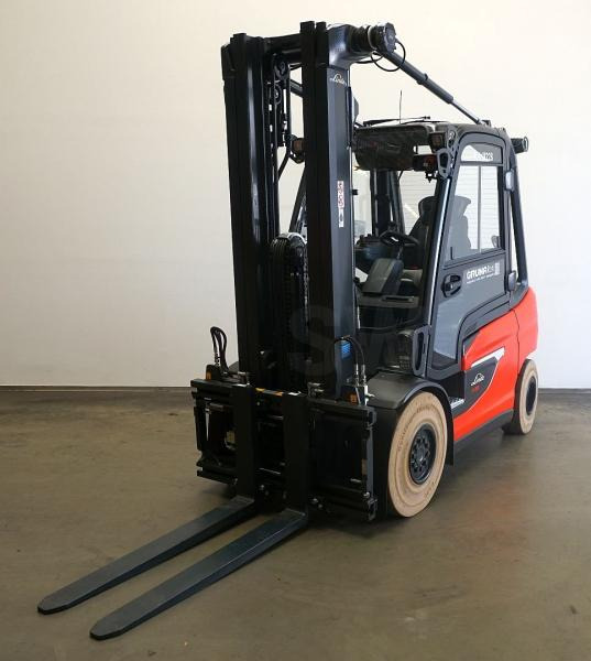 Linde X 35 1252 - Chariot élévateur électrique: photos 1 Linde X 35 1252 - Chariot élévateur électrique: photos 1