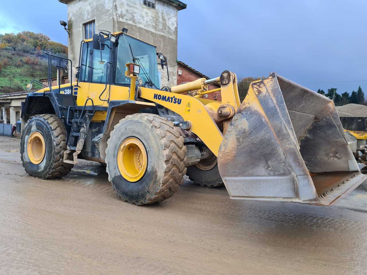 KOMATSU WA380.6 - Chargeuse sur pneus: photos 2 KOMATSU WA380.6 - Chargeuse sur pneus: photos 2