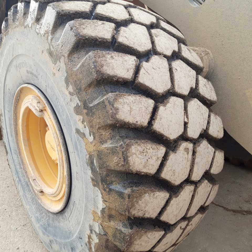 Chargeuse sur pneus VOLVO L220G: photos 10