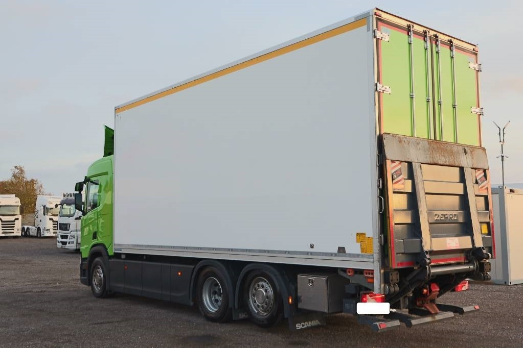 Scania R450B6X2*4NB Serie 2993 - Camion frigorifique: photos 4 Scania R450B6X2*4NB Serie 2993 - Camion frigorifique: photos 4