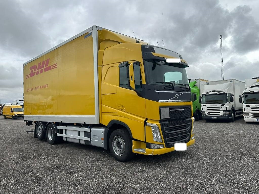 Volvo FH 6*2 500 serie 0696 - Camion fourgon: photos 4 Volvo FH 6*2 500 serie 0696 - Camion fourgon: photos 4
