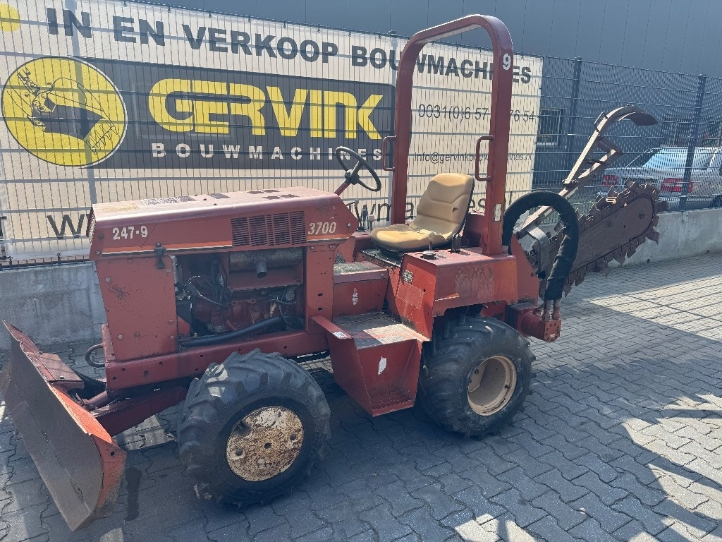 Ditch Witch 3700 DD - Trancheuse: photos 2 Ditch Witch 3700 DD - Trancheuse: photos 2