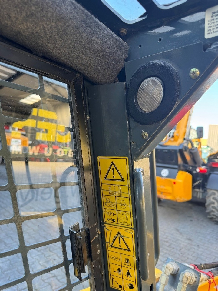 Mini chargeuse Gehl R105: photos 14