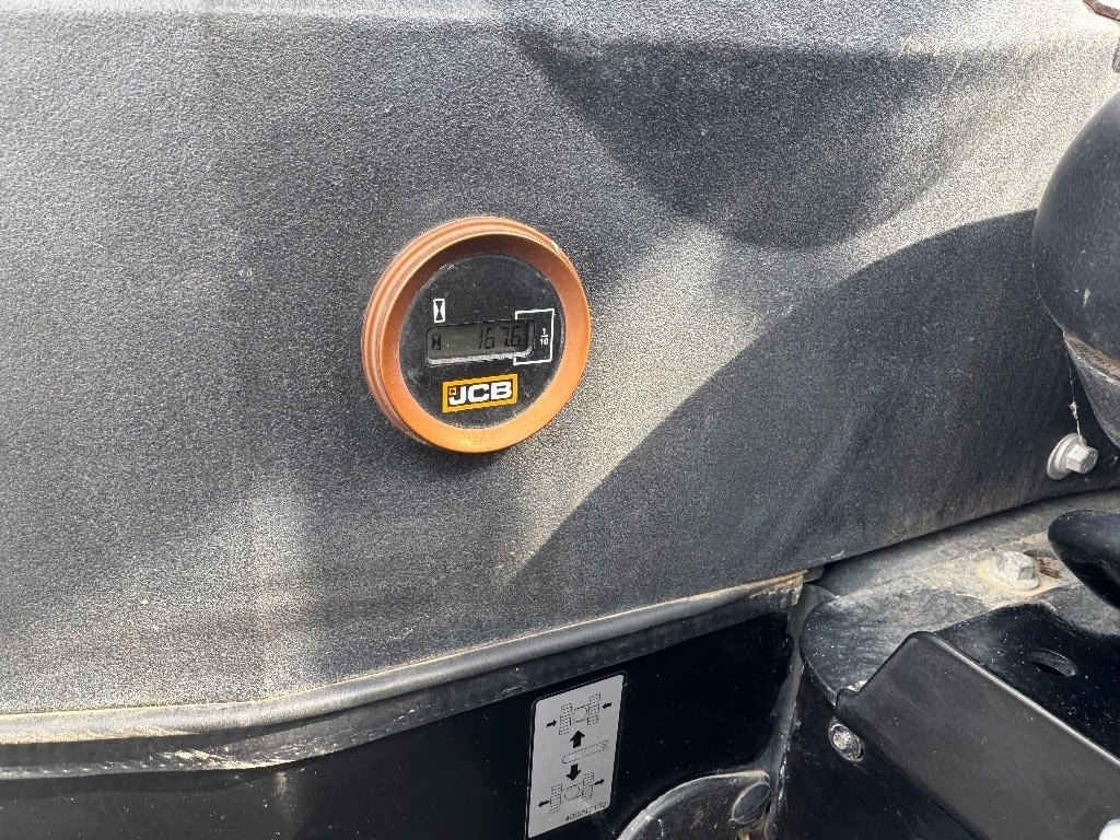 Mini pelle JCB 19 C-1E: photos 7