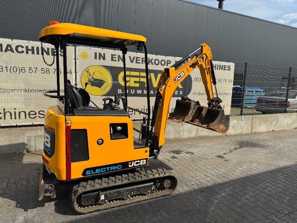 Mini pelle JCB 19 C-1E: photos 8