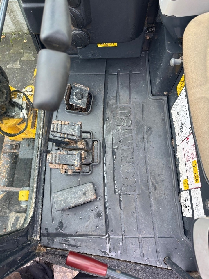 Komatsu PC 26 MR-3 - Mini pelle: photos 5 Komatsu PC 26 MR-3 - Mini pelle: photos 5