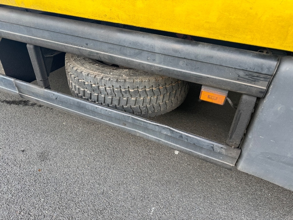 Scania P 340 - Camion fourgon: photos 5 Scania P 340 - Camion fourgon: photos 5