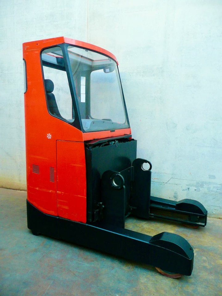 BT RRE 250 CC - Chariot à mât rétractable: photos 1 BT RRE 250 CC - Chariot à mât rétractable: photos 1