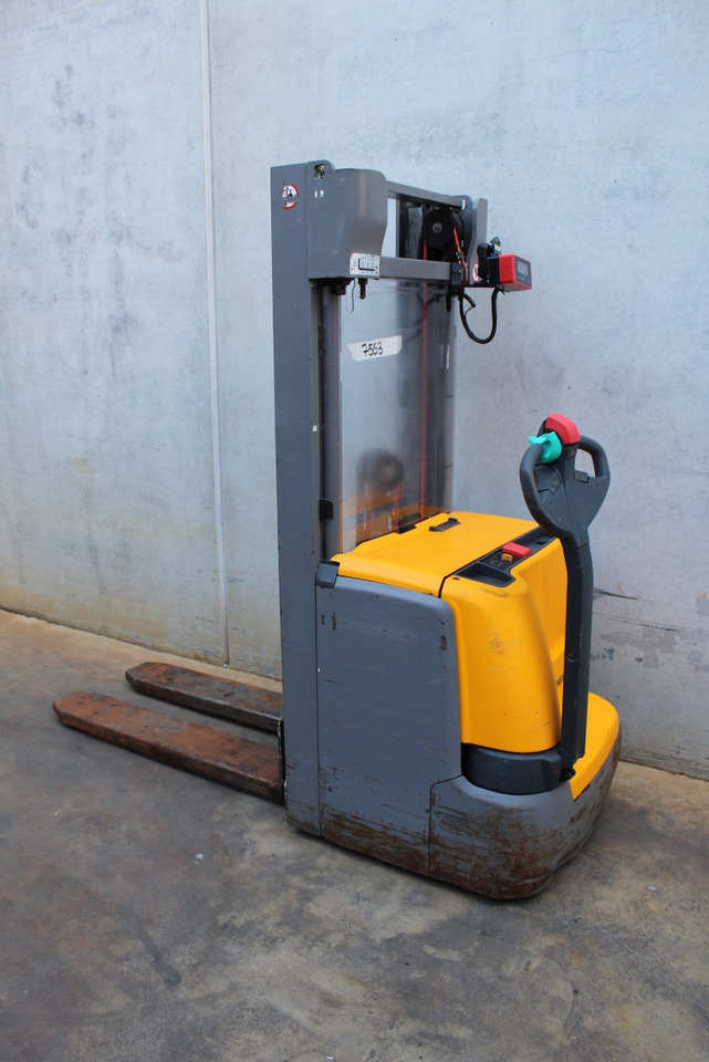 Jungheinrich EJC 214 430 DZ - Gerbeur: photos 1 Jungheinrich EJC 214 430 DZ - Gerbeur: photos 1