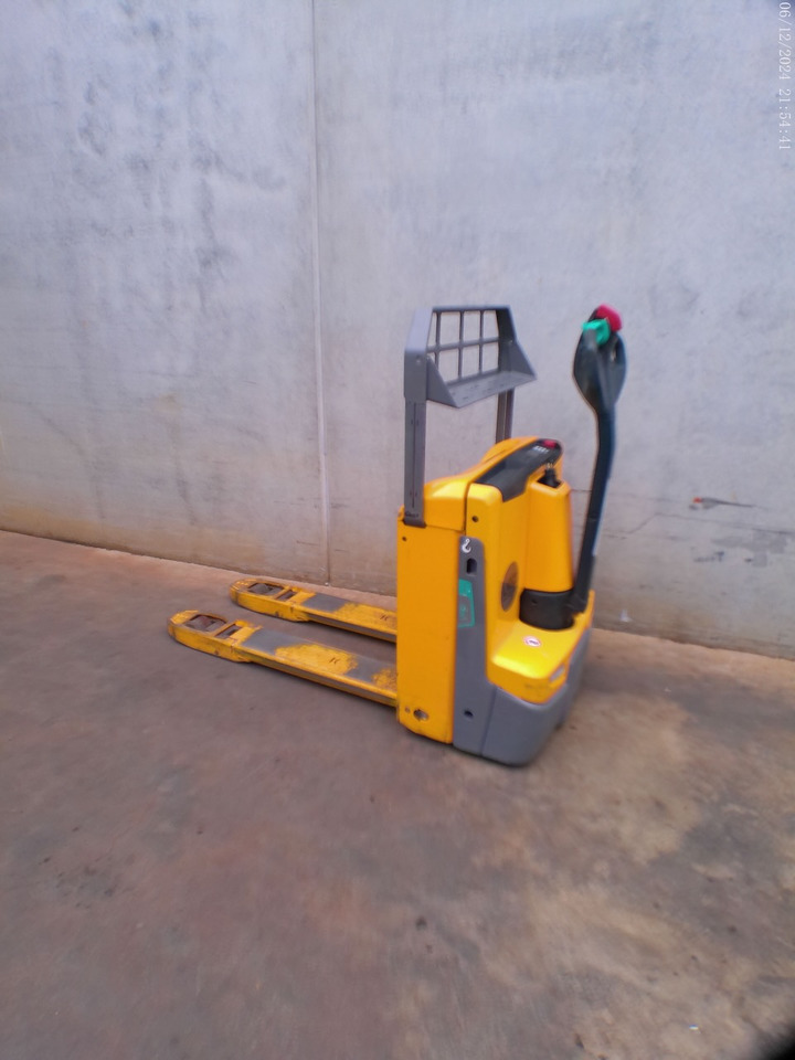 Jungheinrich EJE 116 LI-ION - Transpalette: photos 1 Jungheinrich EJE 116 LI-ION - Transpalette: photos 1