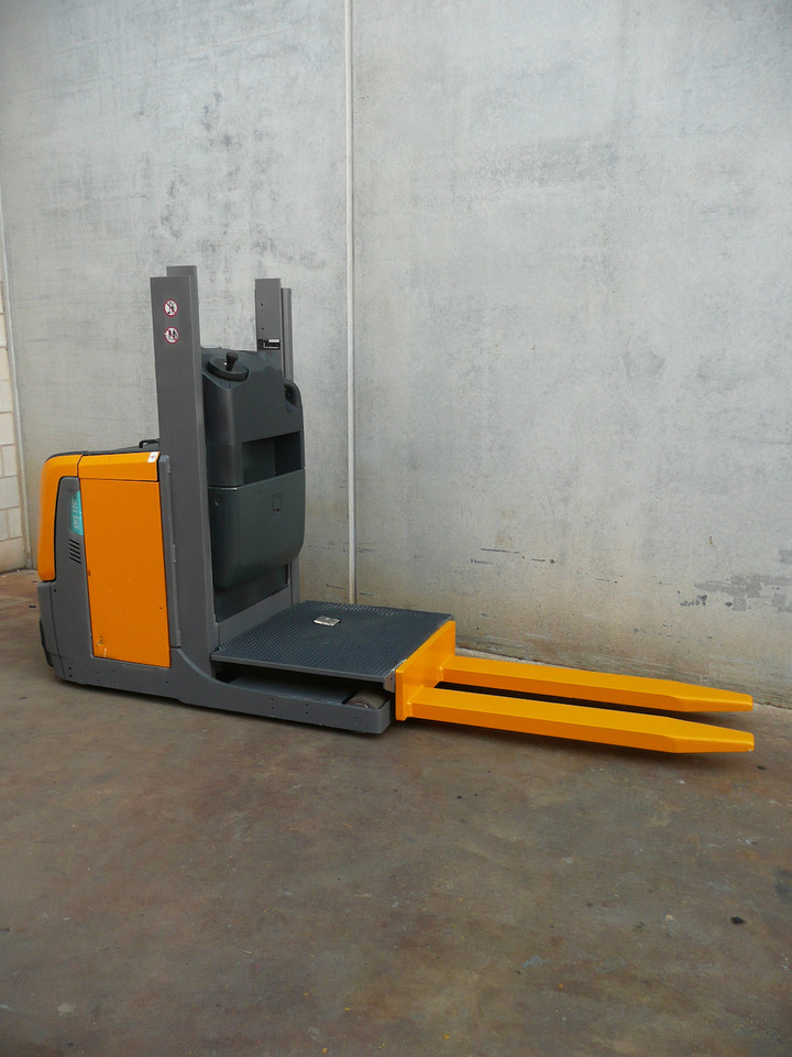 Jungheinrich EKS 110L 100E - Préparateur de commandes: photos 4 Jungheinrich EKS 110L 100E - Préparateur de commandes: photos 4