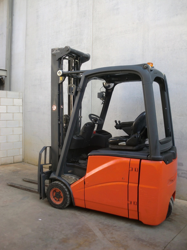 Linde E 16 H - Chariot élévateur électrique: photos 4 Linde E 16 H - Chariot élévateur électrique: photos 4