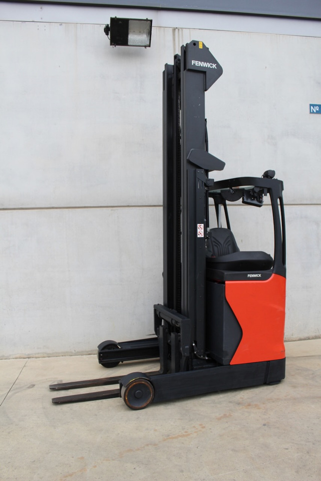 Linde R16-01 - Chariot à mât rétractable: photos 3 Linde R16-01 - Chariot à mât rétractable: photos 3