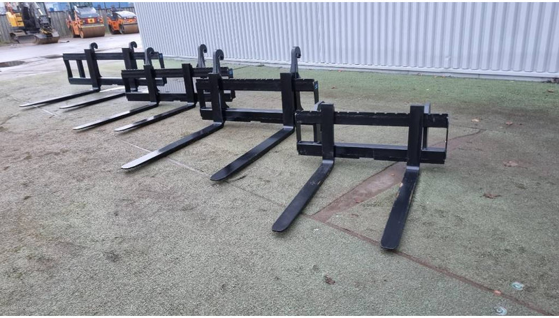 SE Equipment Stora BM, Z802, Z602, Z402, Mek. Gaffelställ - Fourches pour Engins de chantier: photos 1 SE Equipment Stora BM, Z802, Z602, Z402, Mek. Gaffelställ - Fourches pour Engins de chantier: photos 1