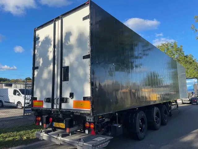 Van Eck UT-3B Steering axle 260 cm insteek Frigo carrier vector UT-3B H= 260 W= 250cm - Semi-remorque frigorifique: photos 4 Van Eck UT-3B Steering axle 260 cm insteek Frigo carrier vector UT-3B H= 260 W= 250cm - Semi-remorque frigorifique: photos 4