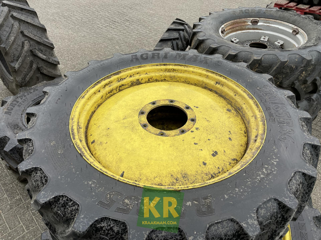 BKT 320/85R36 op velg BKT - Roue complète pour Machine agricole: photos 3 BKT 320/85R36 op velg BKT - Roue complète pour Machine agricole: photos 3