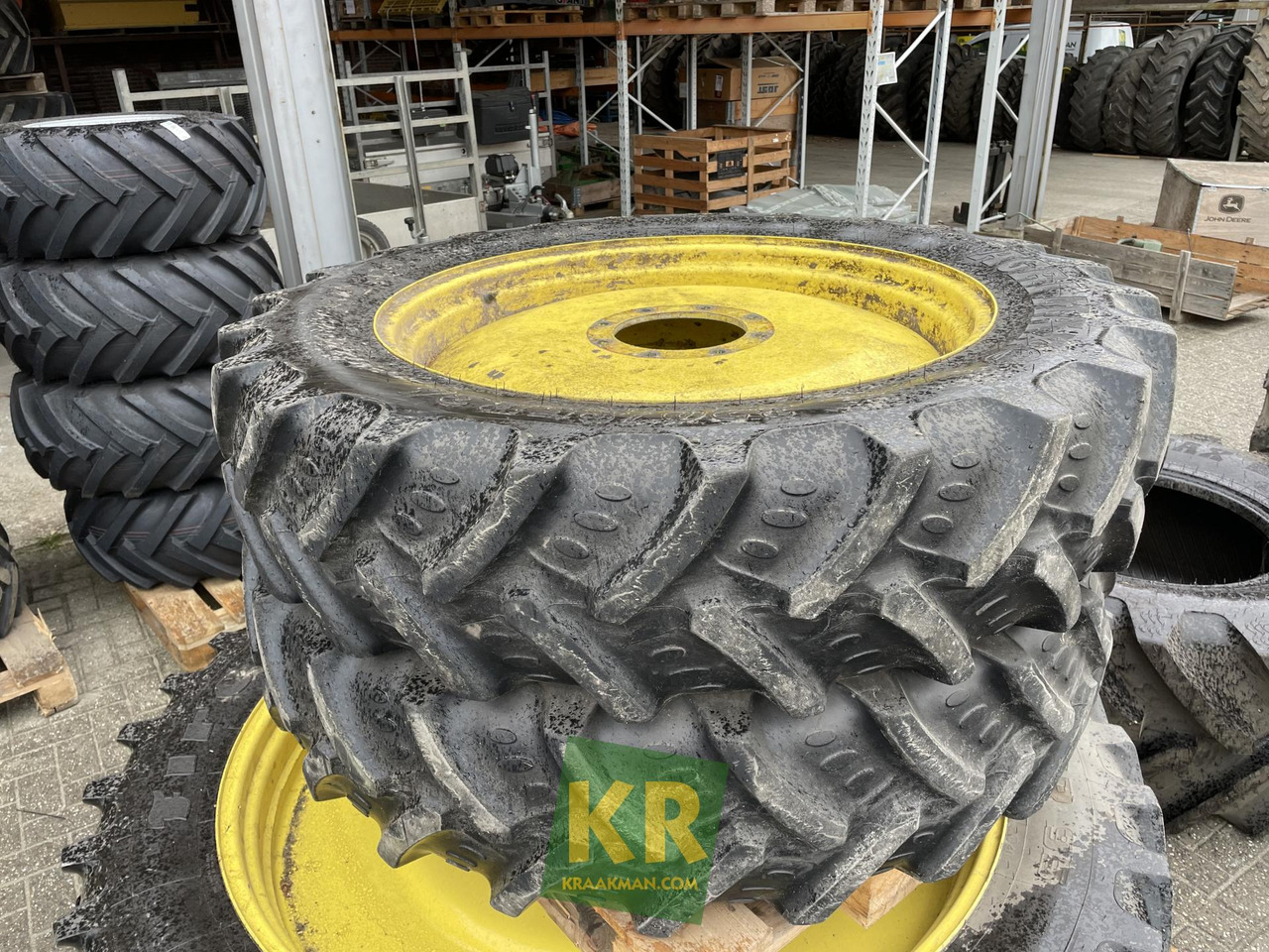 BKT 320/85R36 op velg BKT - Roue complète pour Machine agricole: photos 1 BKT 320/85R36 op velg BKT - Roue complète pour Machine agricole: photos 1