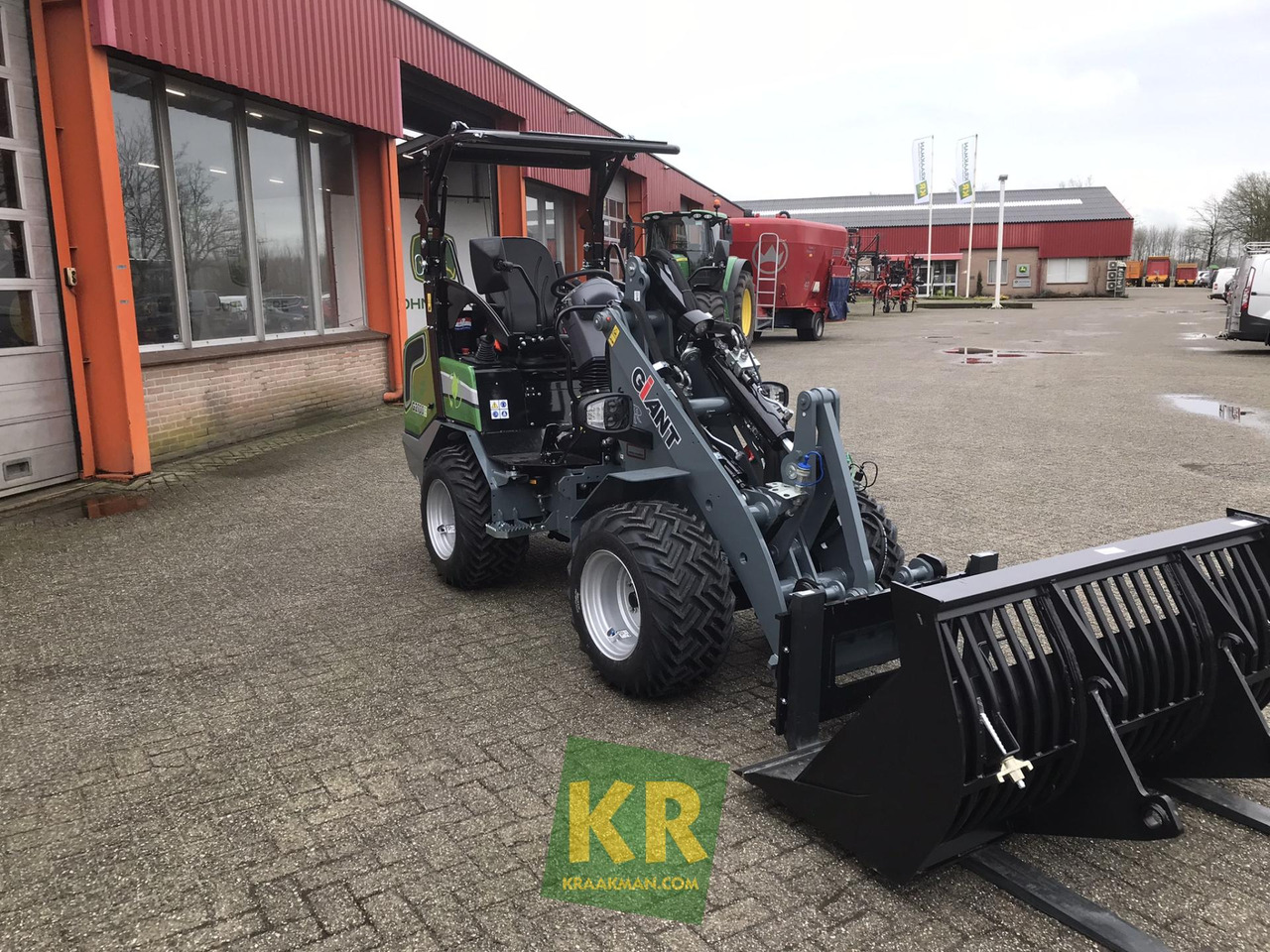 G2700E Giant - Valet de ferme: photos 3 G2700E Giant - Valet de ferme: photos 3